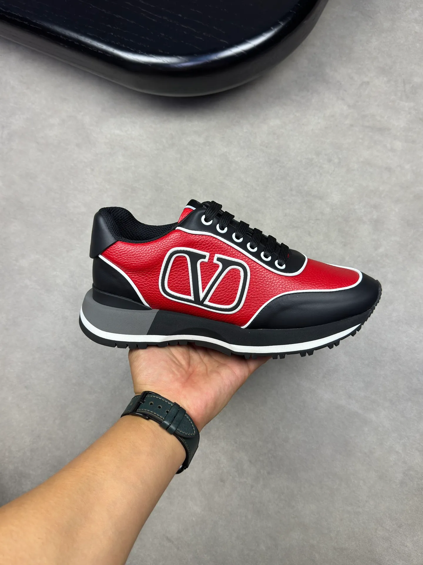 [VALENTINO] Valentino men's shoes 💰500💰 - High-end quality original order - Upper: 🔝 Nappa calf leather, tumbled calf leather, sewn brand plastic totem - Lining: brand mesh canvas, foot pad; water-dyed cow leather - Outsole: multi-color wear-resistant velvet·rubber; combined molded outsole -Super high quality control·Fine workmanship: highlighted (high-end·luxury·grade) -Size :38-44 (45 can be customized)·3300